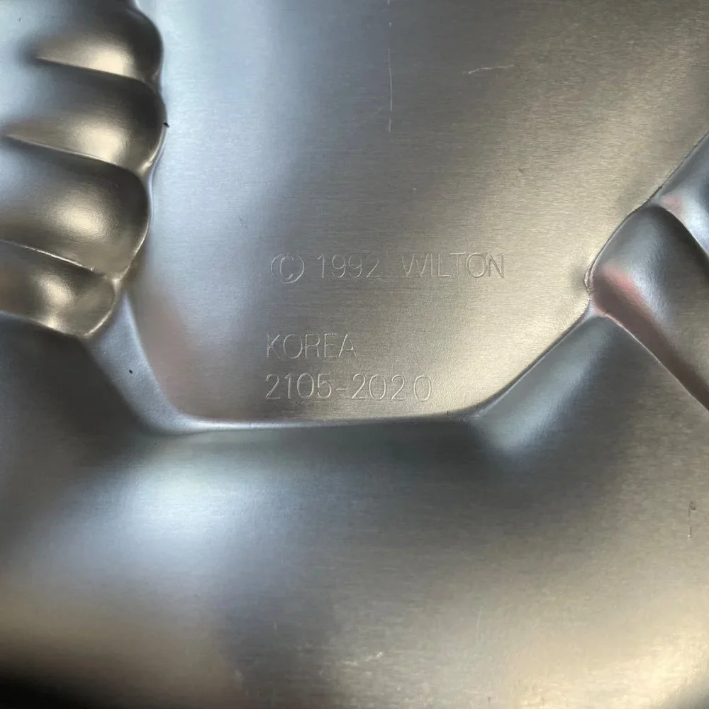 New 1992 Wilton Home Run Hitter Baseball Sport Cake Pan Mold